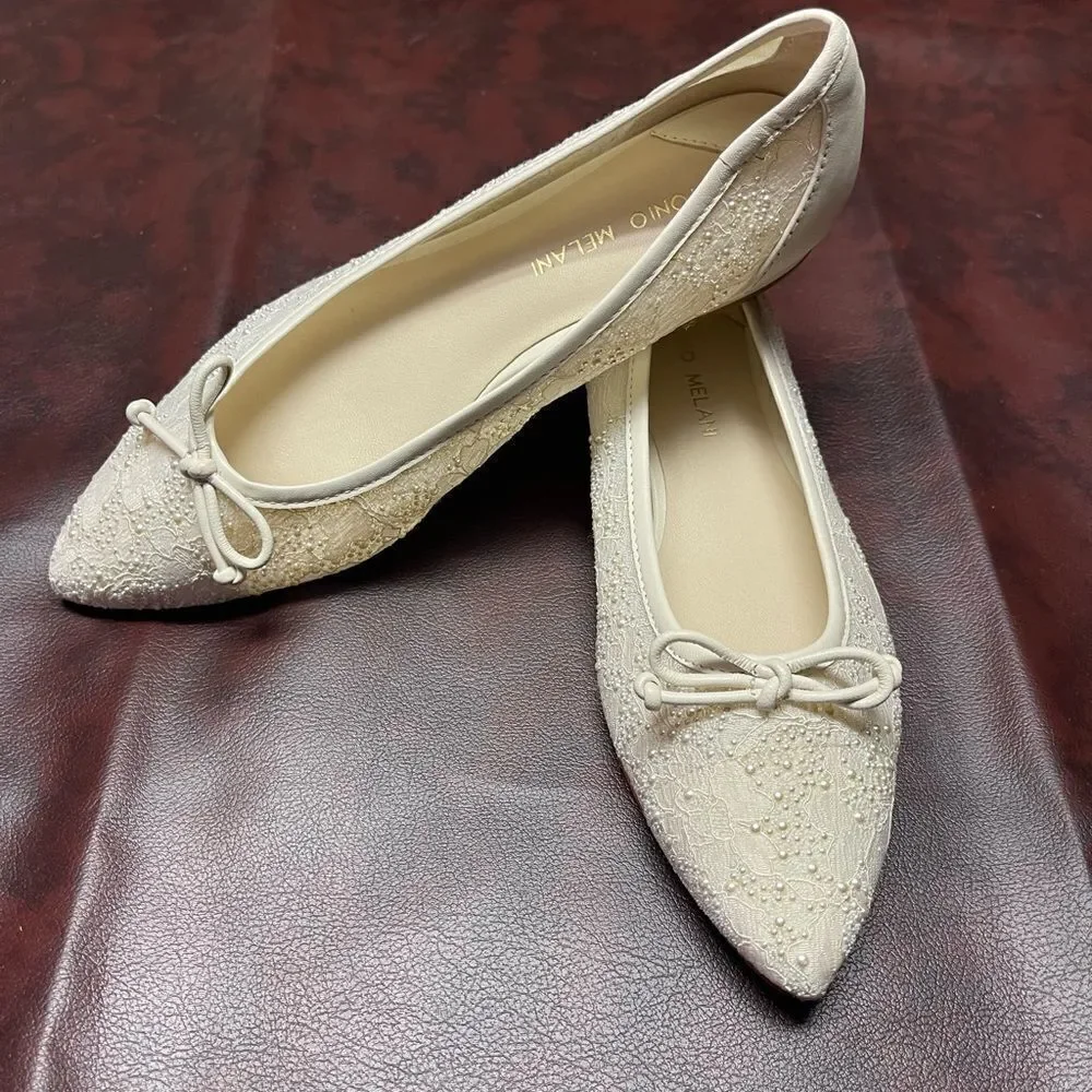 Antonio Melani new off white beige‎ lace embellished flats, size 6 1/2
